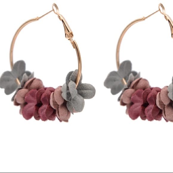 Flower Hoops-SOLD❌ - Picture 2 of 5